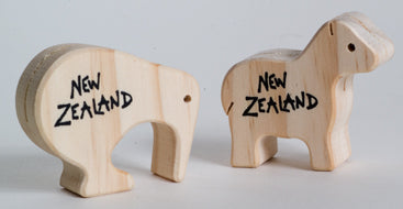 TARATA Kiwi Post Card Stand & Magnet Made In New Zealand from locally grown Pine

Colours may vary